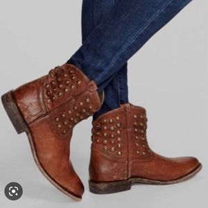 FRYE LOW STUDDED BROWN BOOTS